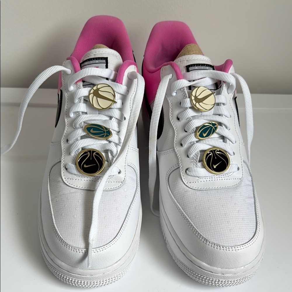 Nike Air Force 1 SE White with basketball pins